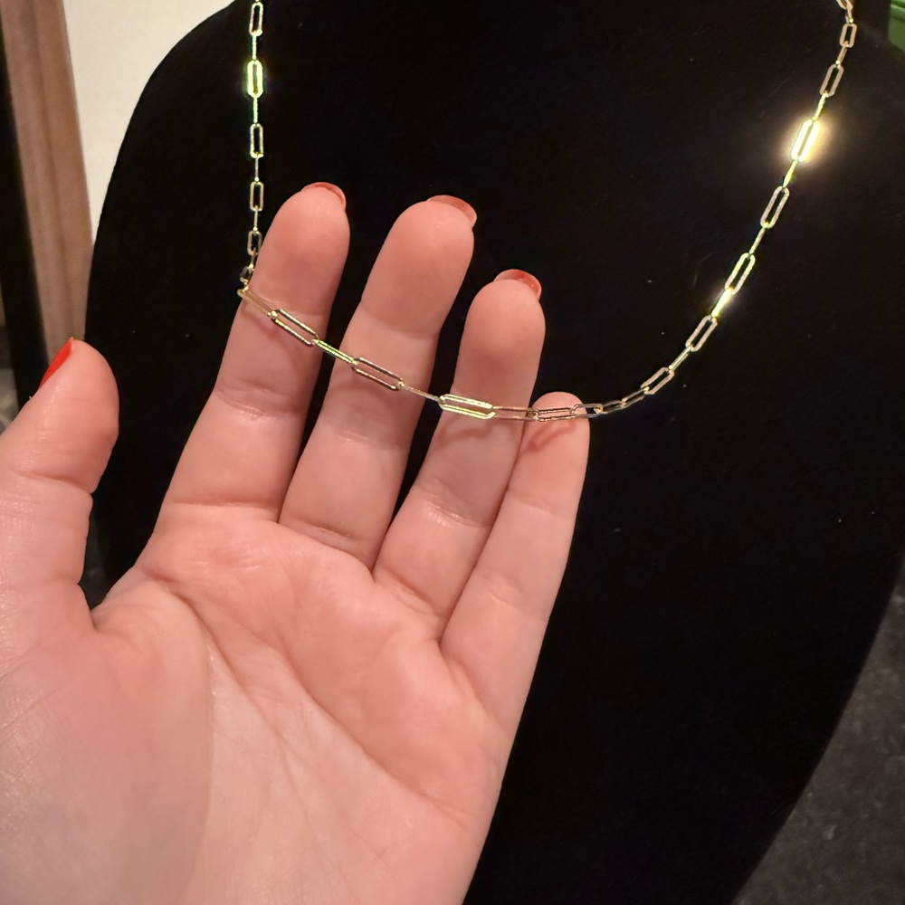 Kendra Scott Courtney Paperclip Necklace in Gold - Picture 4 of 10